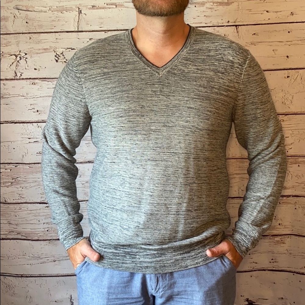 NWOT Joseph Abboud Vneck Gray Sweater Large